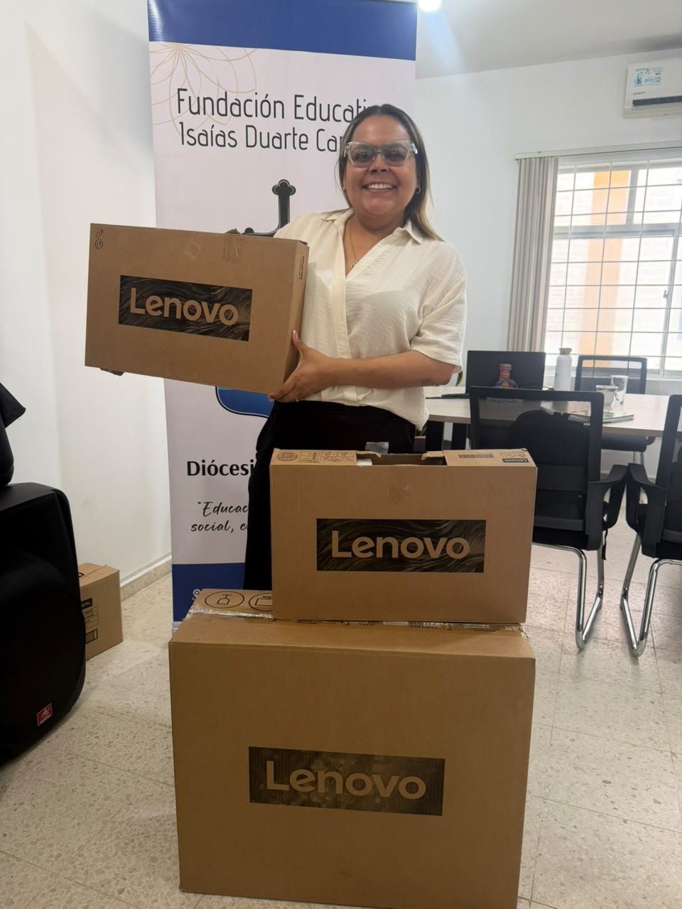 Foto de Encuentro con Rectores y Entrega de Equipos Tecnológicos 2026